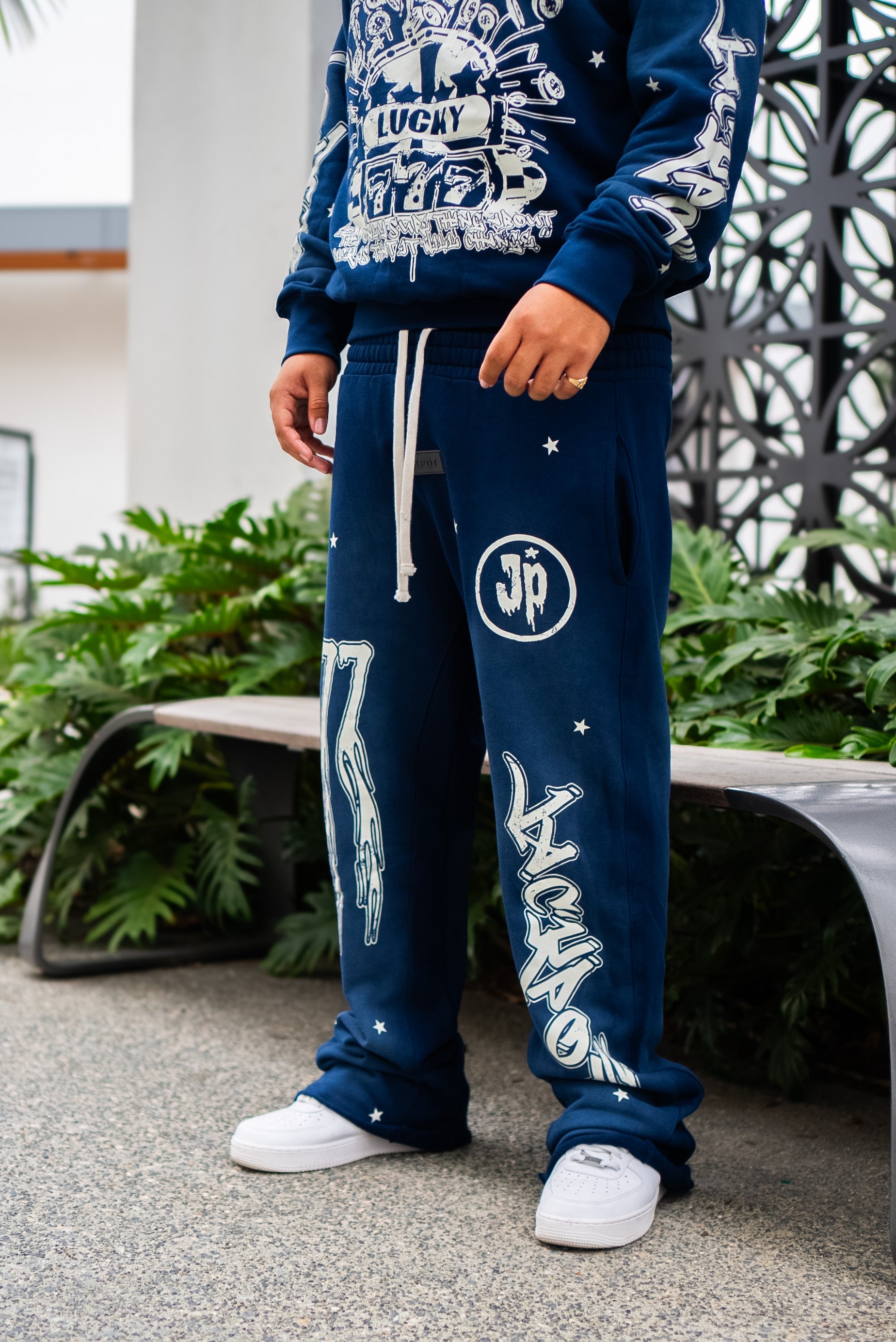 Latto V2 Flared Sweatpants (Navy)